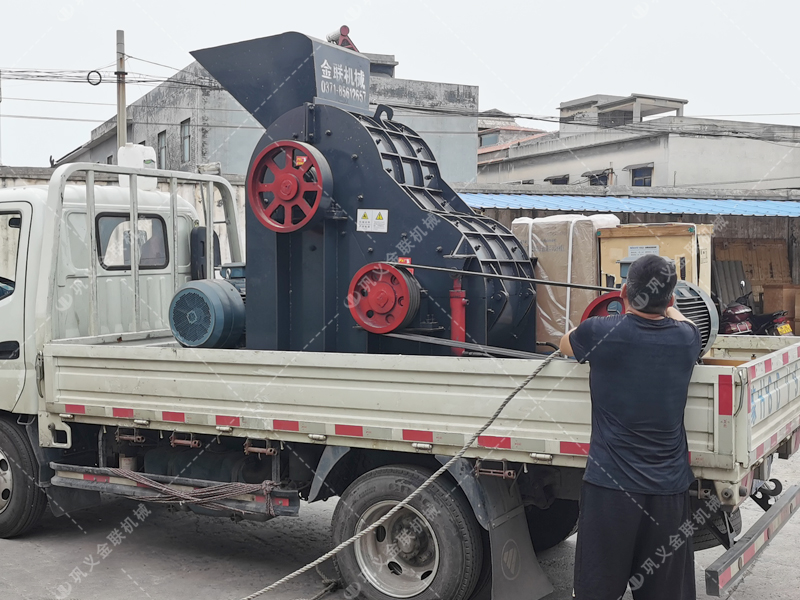 SCF1100X1000大型雙級(jí)粉碎機(jī)發(fā)貨圖片_發(fā)往甘肅平陽(yáng)_破碎煤矸石